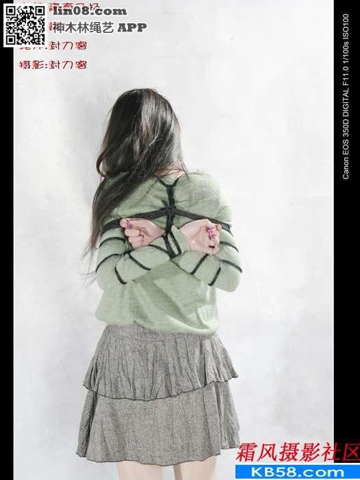 嫣儿：青春飞扬 - 嫣儿一组短裙、丝袜、五花、倒吊的图片