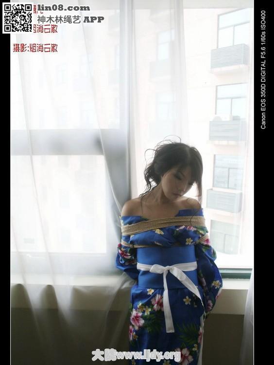 嫣儿：东瀛风情 - 嫣儿被绑在一件东瀛风格的屋子里，穿着旗袍、丝袜和高跟鞋。 [高手缚（中式五花）,日式反绑,民族（和服）,嫣儿,中国女孩,紫云]