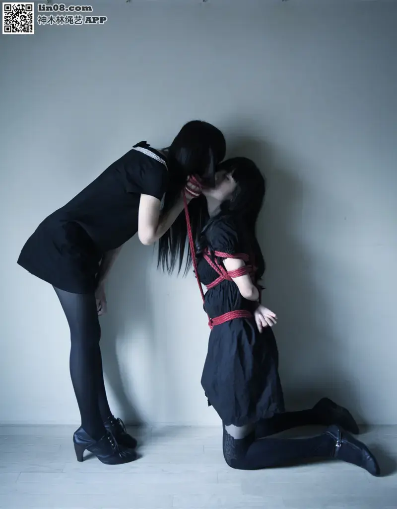 tumblr [丝袜,学生（水手服）,高跟鞋,胸缚,中国女孩]