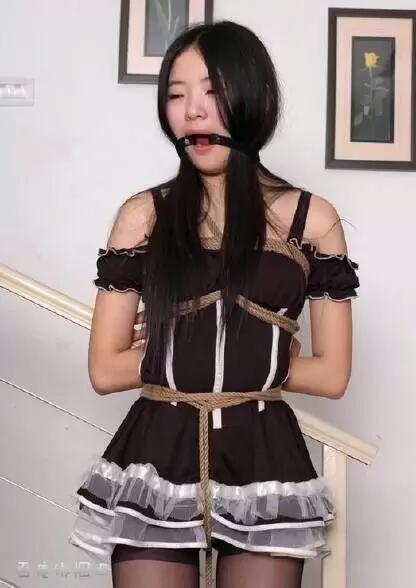 绳艺 [职业（女仆）,堵嘴,胸缚,居家（围裙）,中国女孩,股绳]