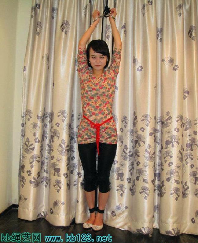 美女约你噢 [吊缚,高跟鞋,手铐,中国女孩,股绳]