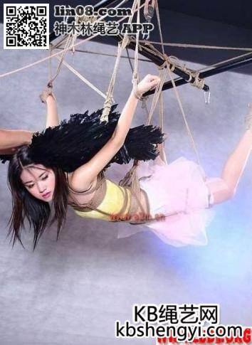 美轮美奂的妹子捆绑, 很漂亮
