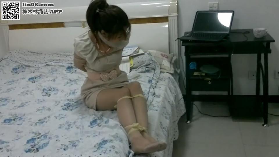 丝袜捆绑挣扎 - 家教被绑 [日式反绑,堵嘴,肉丝,中国女孩,胶带]