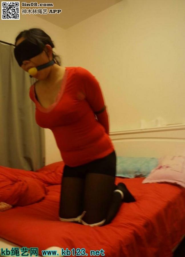 绑女友 - 绑手脚 [Pantyhose,Elbows tied,Blindfolded,Chinese Female,Ball gagged]