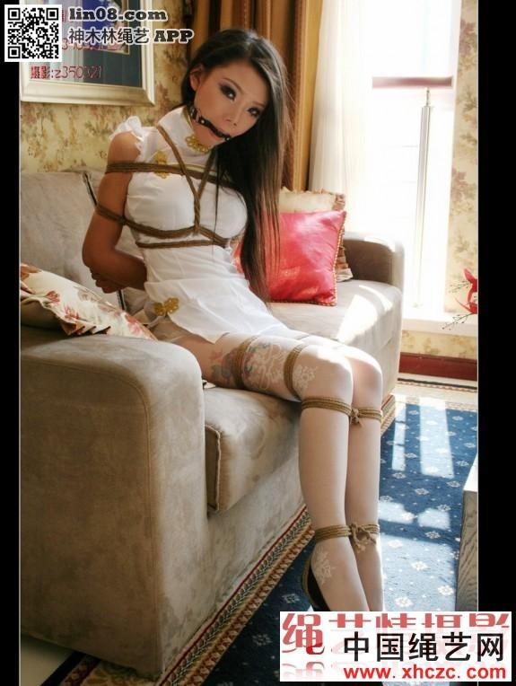 电眼美女 [Boxtie,Gag,High heel,Breast bondage,White Pantyhose,Stockings,嫣儿,Chinese Female]