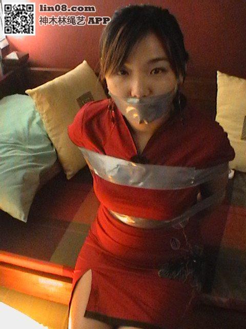 胶带封嘴MM - 流传网路已久，一个可爱MM的封嘴照 [堵嘴,中国女孩,胶带]