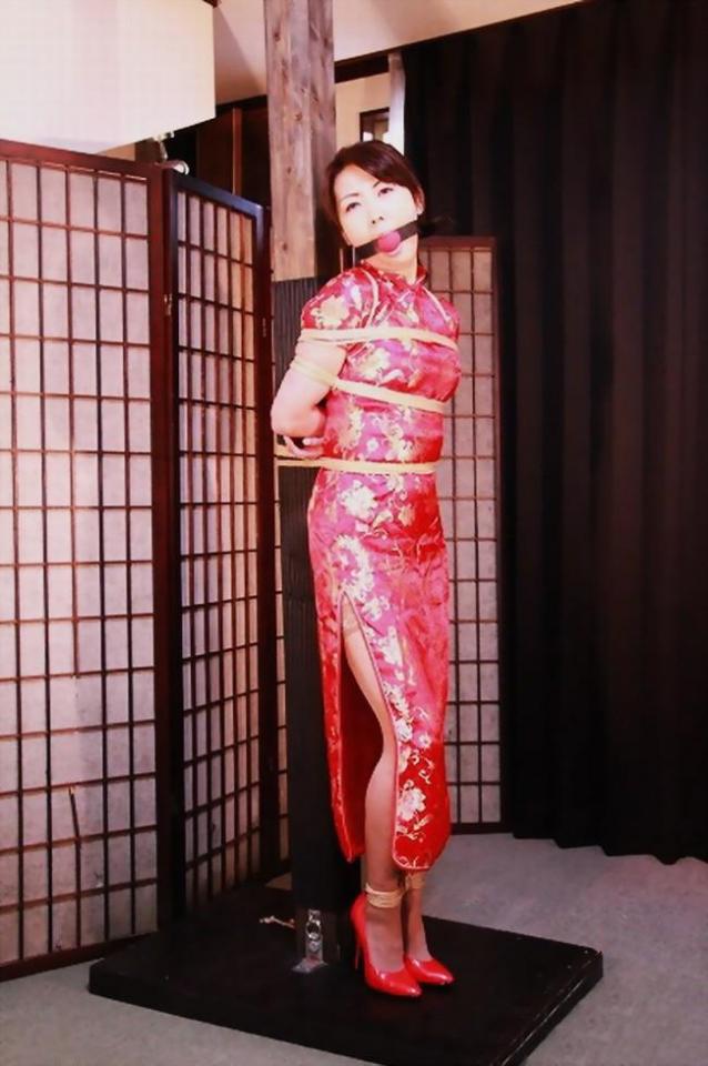 杂图1 [民族（旗袍）,堵嘴,日本美女,木桩]