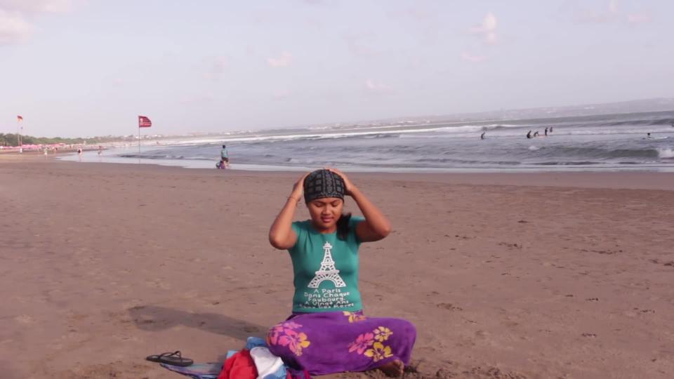 True Self Bondage in the Beach ©dunhil_mild<br><br>Summary:<br><br>A girl who likes to be bound and gagged, with her face being covered. She is acting like a tourist that is having fun like the others in the beach, but nobody knows what is she actually up to. She is actually playing self bondage without any other people to notice, which is quite hard. But she is having fun, which is the most important thing...