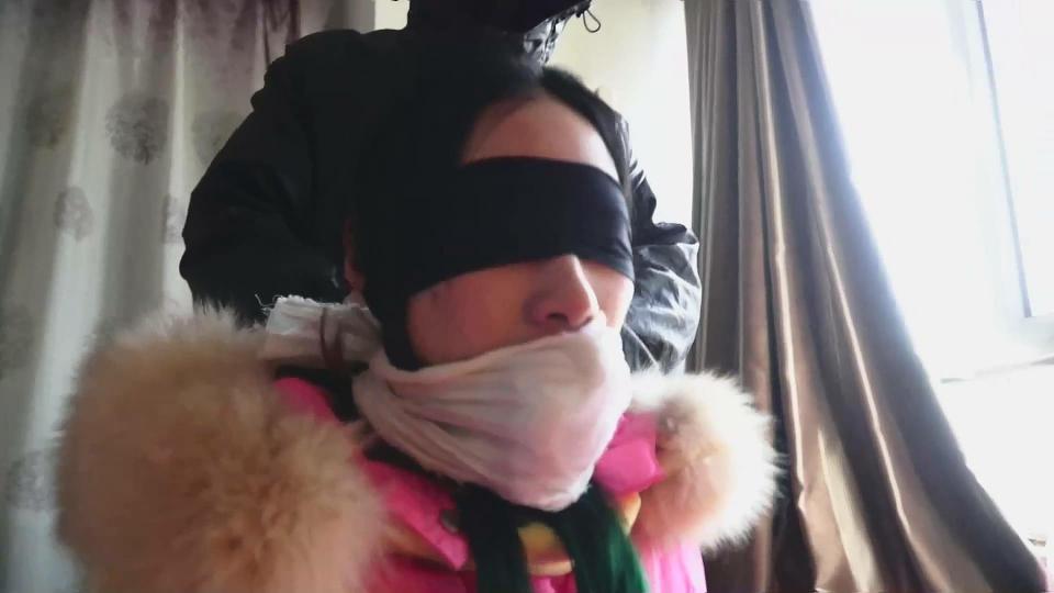 [XiaoYao] The Hot Winter Pt. 1 ©XiaoYao<br><br>Summary:<br><br>It is winter, the temperature decreased to the freezing point, and it is not ideal anymore to wear the shirts for fall.  And the thick clothes become a great cover of some evil actions. One of the kidnapper decided to use this as his advantage. The man tied one of her victim up, and had fun inside of the house. After that, he took her out of the house, the ropes are completely covered by those clothes... And she cannot yell because of the gag, and the cover of a mask....