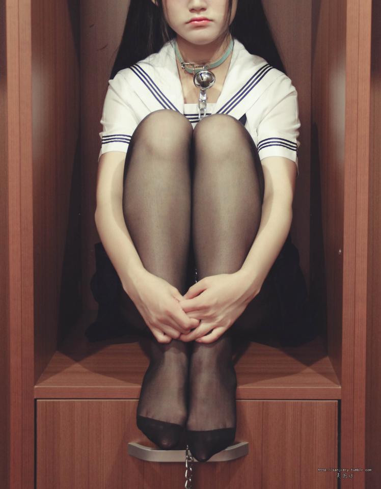  [Pantyhose,Sailor suit,Dog chain,Chinese Female,Feet fetish]
