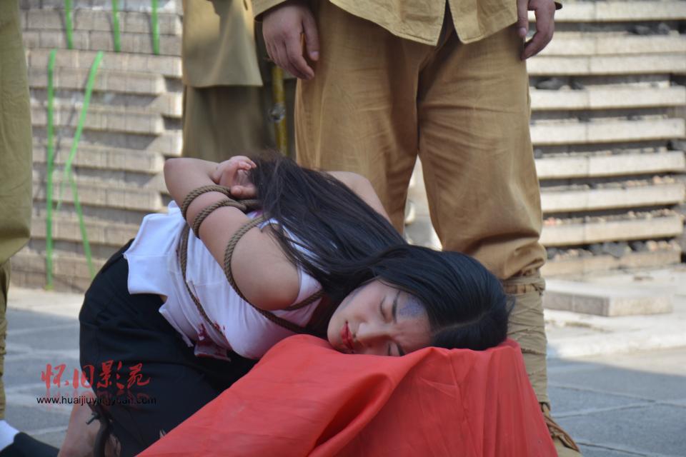 女烈 - 镣铐 [脚铐/脚镣,中国女孩]