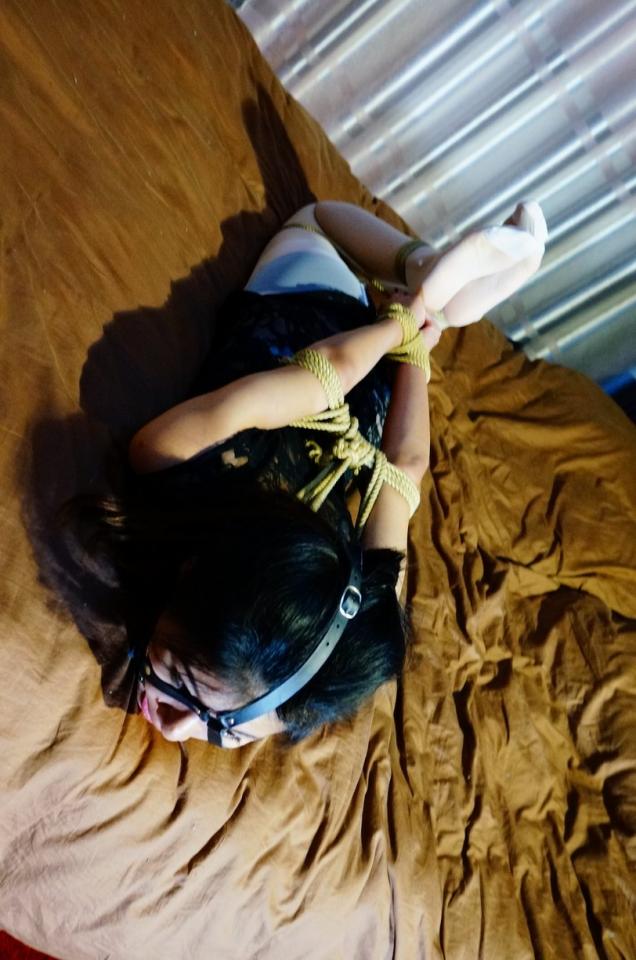 【美女小默白丝制服诱惑】NO.149 【美女小默白丝制服诱惑】NO.149-【真实经典工作室】诚挚制作<br>美女小默白丝制服诱惑（网盘链接下载请自行解压缩）<br>定拍QQ：15182664<br>微信：15182664