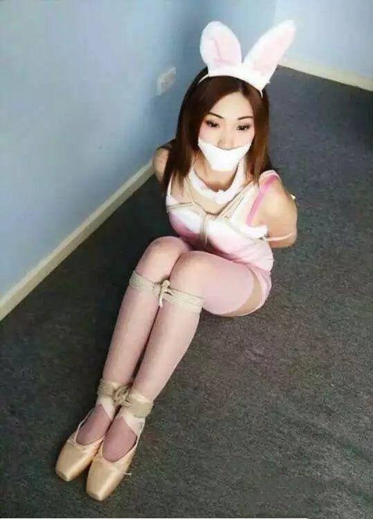 绝美捆绑杂图2 [动物（兔耳）,堵嘴,中国女孩]
