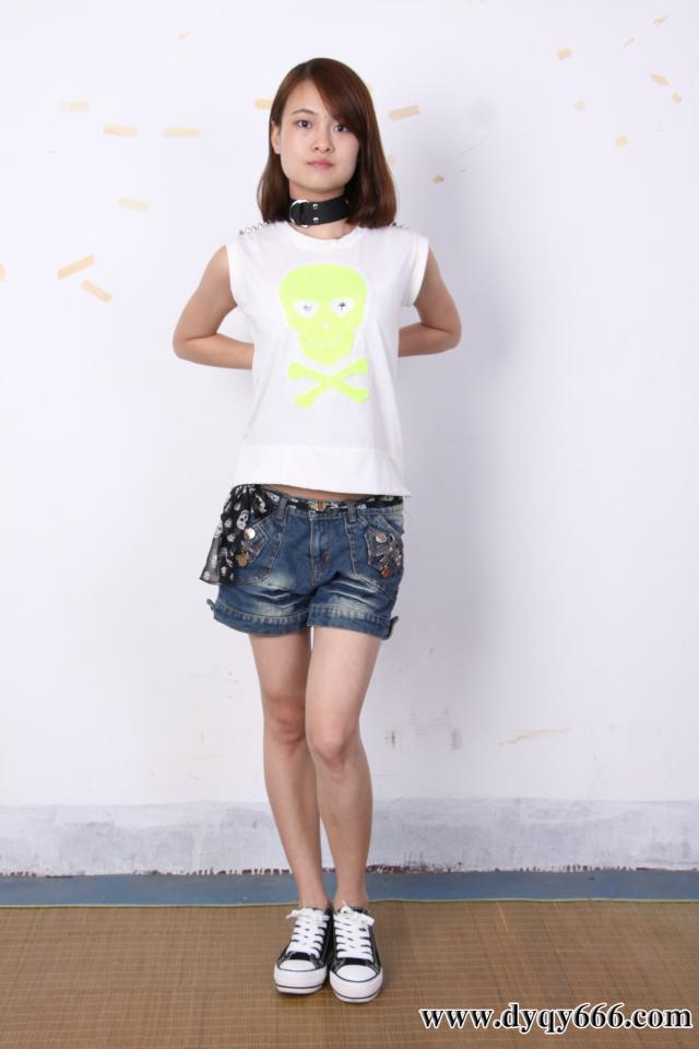 慧慧 [狗链/项圈,中国女孩,帆布鞋]
