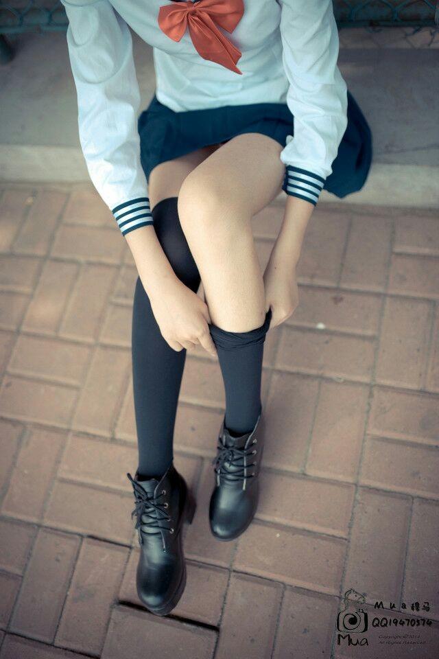 绝对领域 - 绝对领域与小萝莉 [丝袜,长筒袜,中国女孩,学生（中式校服夹克）]