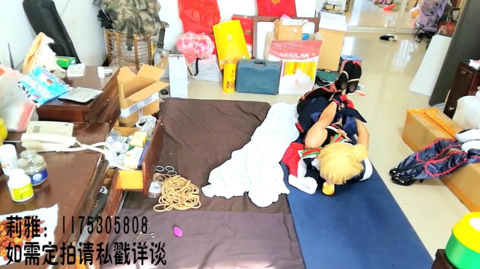 [Liya] Liya&#039;s Self Bondage Experiment -- Saber&#039;s Christmas Gift ©Liya<br><br>Summary:<br><br>The cosplayer received a saber costume one day for free, and she was excited about it since it is a Christmas special, which is very suitable for the season. But when she wore it, a mysterious sound started to echo inside of her head. The sound was luring her to pick up the rope that inside of her groom room, to tie herself up. Unable to resist, the girl decided to follow the voice inside of her head, but soon regretted after her consciousness was back..