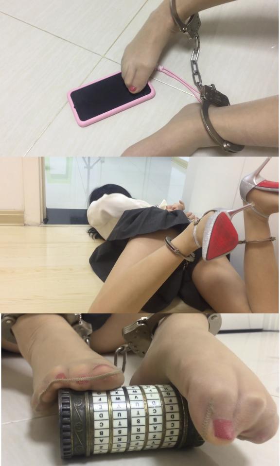 [Finger&#039;s Rhythm] Escape Experiment ©Finger's Rhythm<br><br>Summary:<br><br>The girl was restrained by a lot of cuffs so that she has little space to move. All the keys for taking out the cuffs are located in a big cylinder with a pass-code equipment on it. The girl needs to use her feet to tick the codes to the correct one, which is provided during the experiment. Can she successfully get the cylinder open so that she can escape the room? Let's find out in the video.<br><br>Featuring: stocking, foot fetish, bondage lab, metal bondage, handcuff, high heels, and story rich