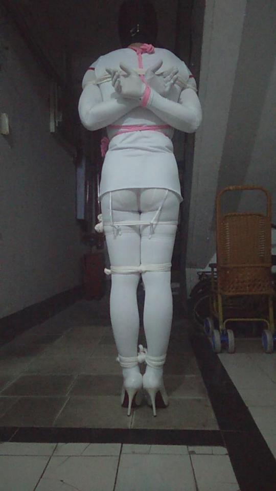 [xiexiaocan] Let&#039;s Try: Outdoor Self Bondage In Nurse Uniform ©Xiexiaocan<br><br>Summary:<br><br>Today's self-bondage location is the entrance of our neighborhood, and the time is about 12 am estimate speaking. I have not tried self-bondage in high heels before because I was concerned about the loud noise that possibly produced by the high heels, but I still wanted to give it a try. The bondage position for today is high position tie, an ancient bondage position in China for interrogating the prisoners. It is a really abnormal experience for me since it is my first time tries self bondage in high heels, and the noise is surprisingly acceptable.