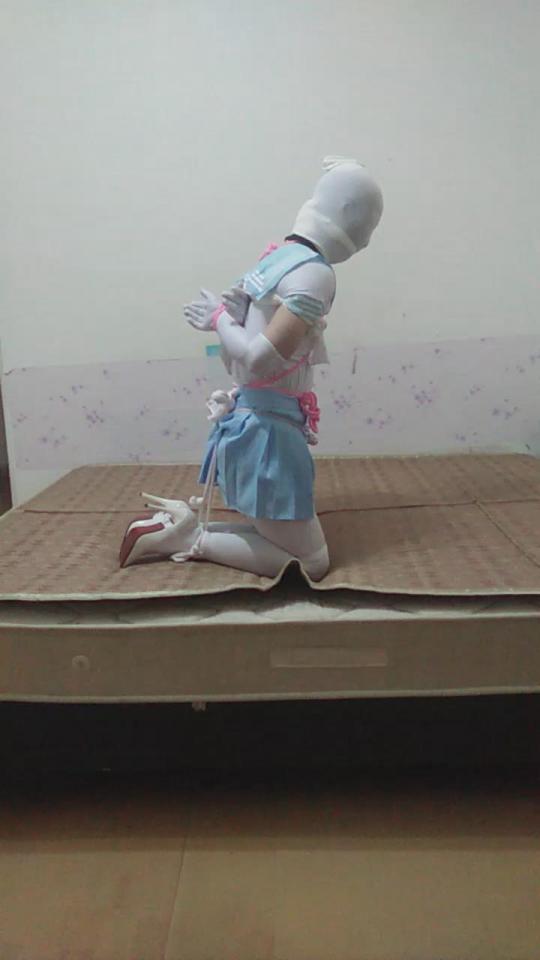 [Xiexiaocan] Let&#039;s Try: Self Bondage in Savior Uniform ©Xiexiaocan<br><br>Summary:<br><br>This time I will be trying a high difficulty bondage position, the high position bondage. After completing the bondage position, I felt like almost the same as other people's work since it is really tight, and hard to struggle out. I have tried this before at once, but failed to untie the knot by myself. So I used the scissors. But this time I'm fortunately enough that I did not mess the untying part up.