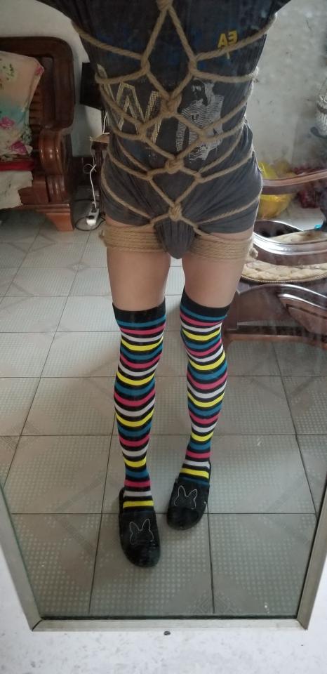 喜欢绳子的男孩子 - 一个人玩绳子好寂寞 有没有人想要和我玩呢 欢迎来撩 [龟甲缚,长筒袜,中国女孩,伪娘]