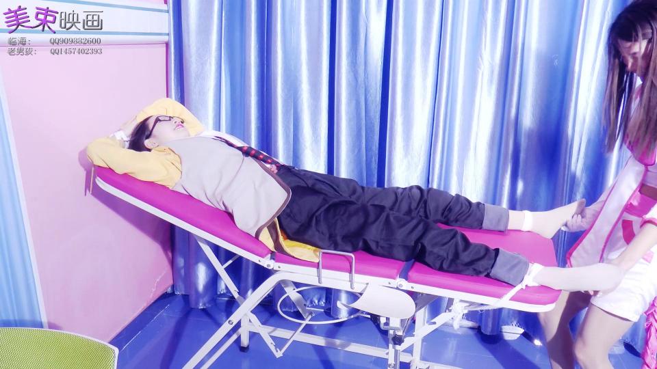 [Beautiful Paint] King of Glory Cosplay Special -- The Love Service Pt. 2 ©Bondage Paint<br><br>Summary:<br><br>Jinke's failed assassination made Zhuge Liang really upset of her, and decided to punish her for her failure. But Jinke seems to be enjoying the moments on the bed that Zhuge tied her on. After interrogating for a long day, Jinke finally managed to spill who is the one behind of her organization out. Satisfied, Zhuge left her alone, and left the area while Jinke finally found her way to escape from the restraint...