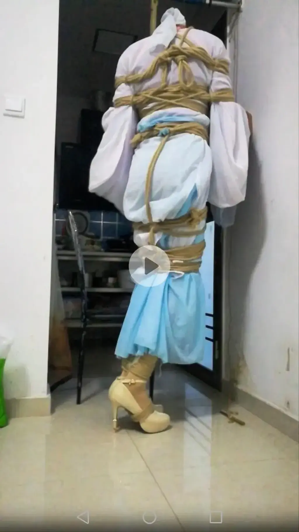 古装自缚 [民族（中式婚礼服）,吊缚,高跟鞋,中国女孩,伪娘]
