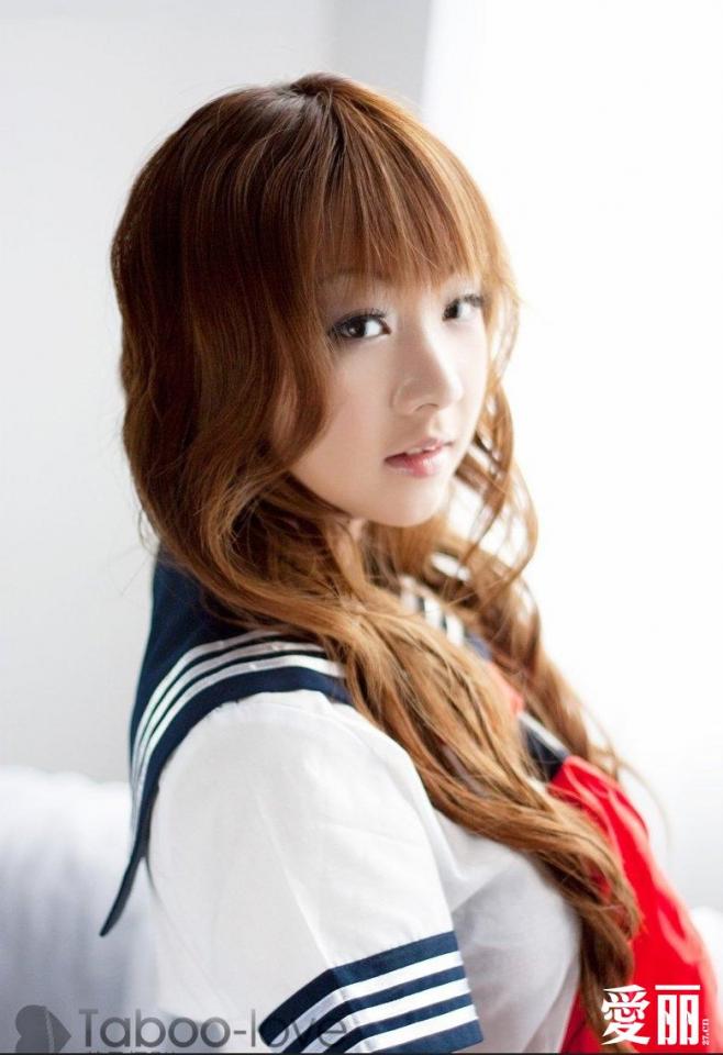 32 [学生（水手服）]