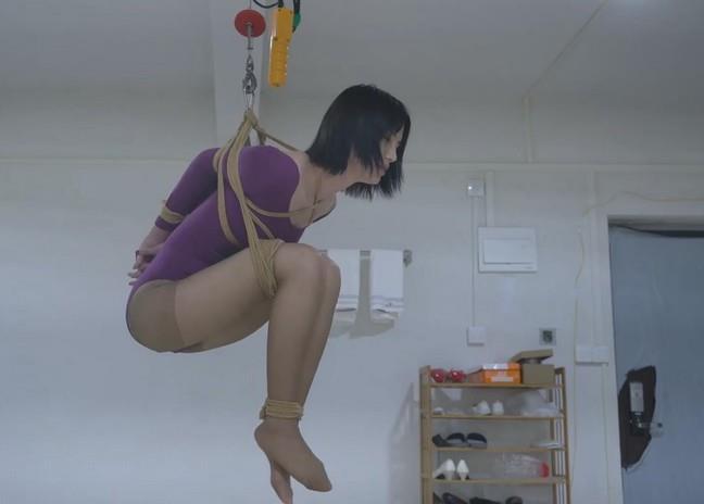 ： - . [吊缚,胸缚,体操服,肉丝,中国女孩]