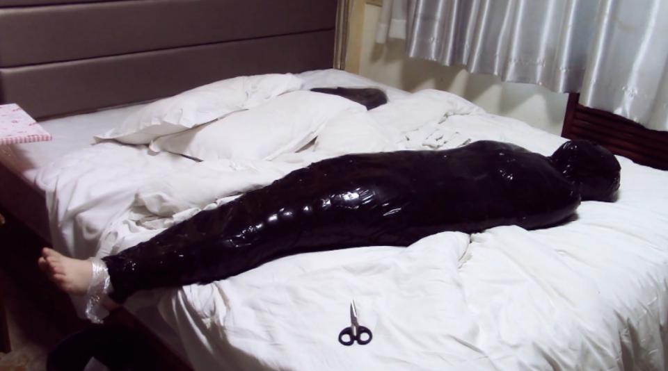[GuGu Studio] High School Girl In Tape Mummification ©GuGu Studio<br><br>Summary:<br><br>We have met a high school model that agreed to film a great video with us. She is at her 18, and is really curious on everything that is happening around her. This time I ball gagged her, and blindfolded her. After that, I have mummified her with the black electrical tape. After tying her up, I put her on the bed for her to rest for a bit.<br><br>She is really sensitive, so tickling her is pretty fine, especially with my tools...