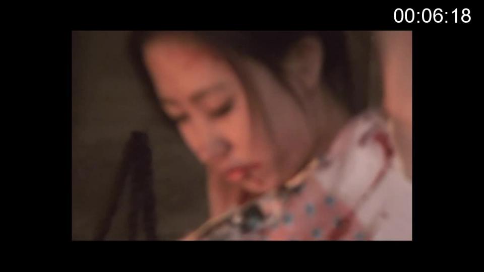 [Nostalgia Studio] Ms. Yan On The Tiger Bench ©Nostalgia Studio