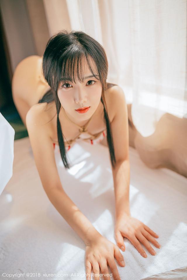 捆绑美女 [Breast bondage,Dog chain,Chinese Female,Feet fetish]