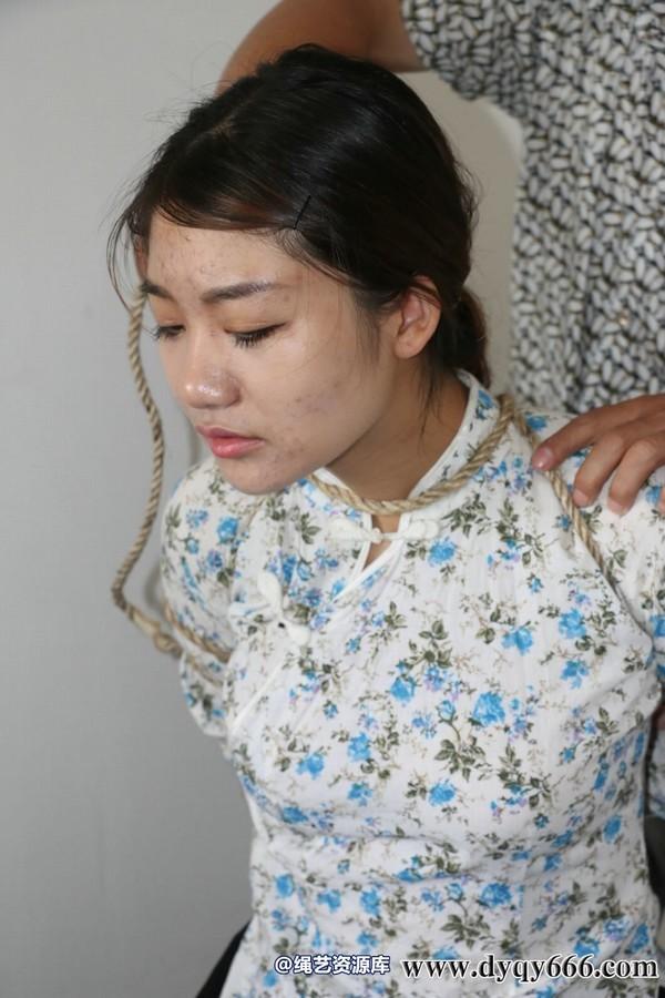 典雅倩影 晓晓（32套完整） 第13套：五花与脚镣 - 第4/5/6/8/10/11套是前辈们已先发布（虽然不完整），就不发了哦