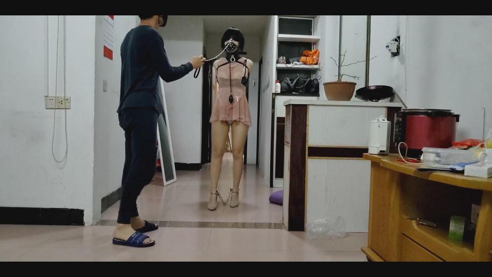 [Qianqian Studio] The New Toy, Nose Clipper Pt. 2 ©Qianqian Studio<br><br>Summary:<br><br>We have purchased a lot of different contraptions recently, and some of them are on the road, and some of them are already here, which you will be able to see them in the near future! Those different tools can definitely bring us some fresh experience with BDSM play, and other playing styles that we are having some plans to them, for now let's keep that as a secret. This video we will show you the nose clipper, which has a chain attached to it, the feeling is quite unique as it was mentioned by the model later. Anyway, enjoy!