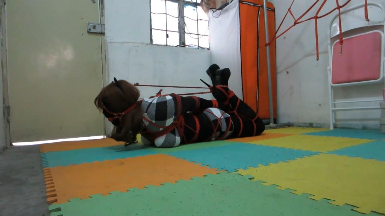 FetiSale - Video [Black Widow] Ms. Guis Early Footage of Trying Self  Bondage