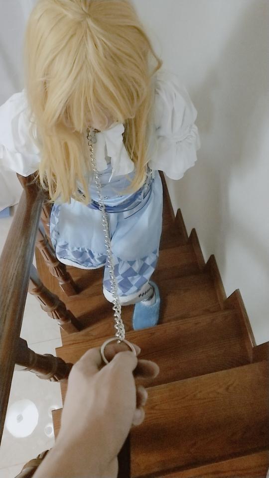 公主妹妹的日常惩戒 - 妹妹心血来潮 想试试金属镣铐和铁笼监禁 身为哥哥虽然不忍心 但还是满足了她！