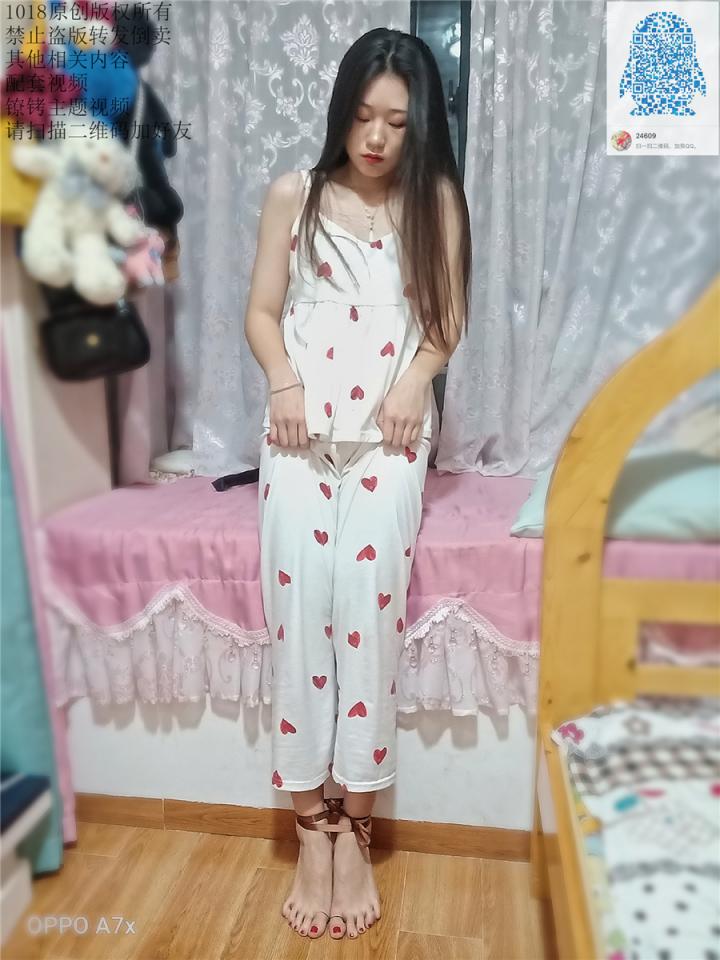 妹子闺房绑脚自拍系列第1期 都是露脸的放心购买 - 最近新开发了一个系列 那就是邀请妹纸自己在家中拍一些榜上双脚的图和视频再发过来 可以领略全国各地的女孩的风采 还有妹纸们的闺房 希望大家喜欢啦！