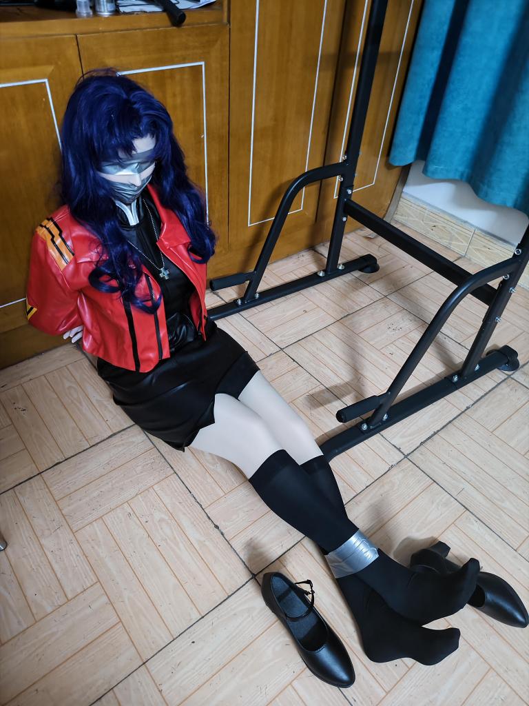 人偶cos EVA 葛城美里 - 有些图片因为涉及到一些隐私所以模糊了一下背景
有好的意见建议都可以私信或者评论，感谢支持，阿里嘎多！！ [COSPLAY,日本动漫,葛城美里,胶带]