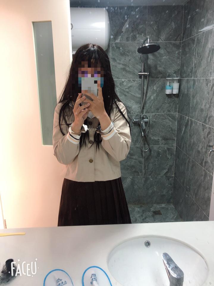 伪娘镣铐啊 - 济南附近地区的小伙伴们想一起玩的加我啊，第一次上传比较草率，以后发视频图片会精心修改的嘻嘻，企鹅在最后一张照片。 [学生（水手服）,手铐]
