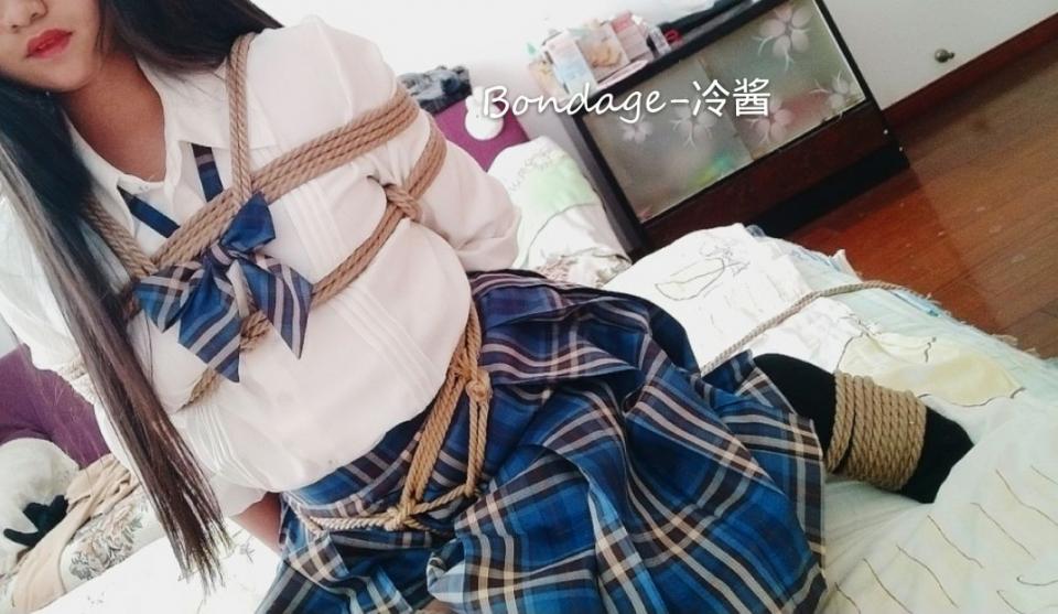 【冷少与贝娘】jk少女自缚套图 - 冷少自缚套图 另接定拍视频哦