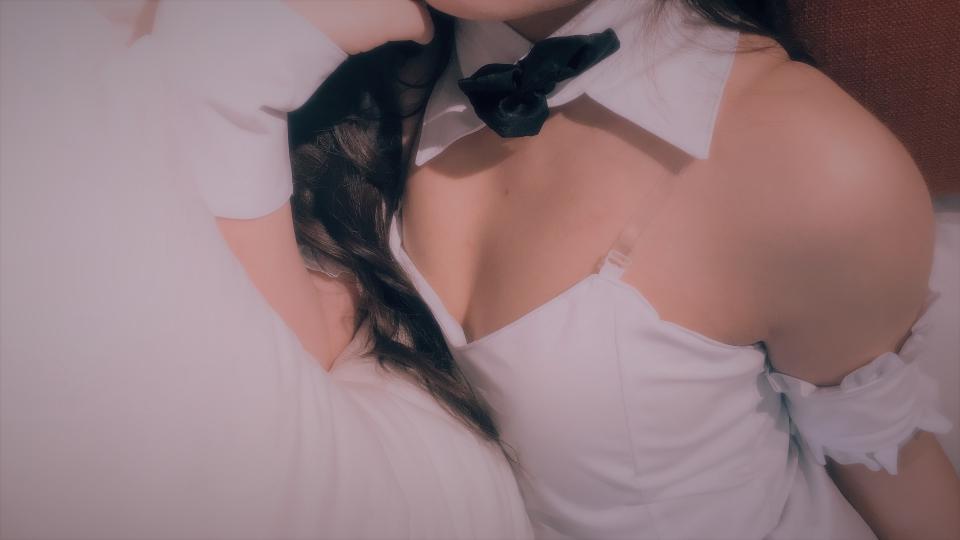 约绑的小姐姐，兔女郎装扮 - 小姐姐很漂亮，叫声很好听哟。如果反响好放视频