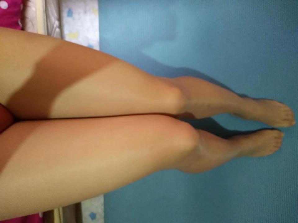 丝袜自拍  - 喜欢丝袜的触感，欢迎交流1535266607