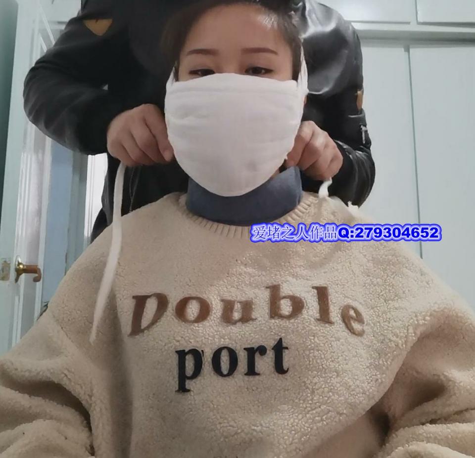 美女玩多重蒙面 - 多重口罩面纱