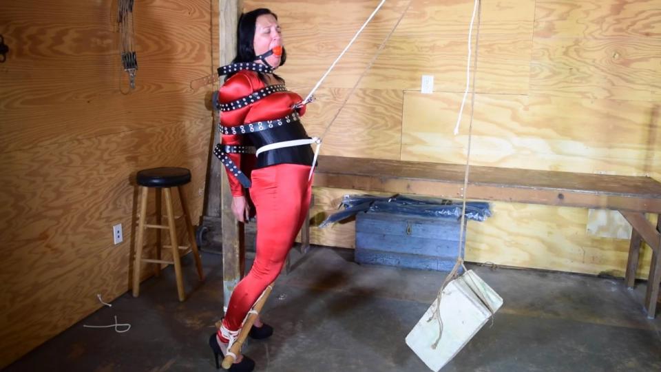 Вrеndа Воund.. Вrеndа's Вright Idеа With Brenda Bound<br><br>In 1280x720 High Quality HD for an amazing crystal clear download.<br><br>Bondage, BDSM, Fetish, Consentual, Long Hair, Regret, Struggle, Crotchrope, Leather Bondage, Big Tits, Big Boobs, Spandex, Gagged, Post Tie, High Heels, Corset, Domination, Role Play, Ballgag, Tied Elbows, Spreader Bar, Weighted Crotchrope, Nipple Clamps<br><br>Brenda Bound and I went into the studio for an afternoon of easy shooting. A post tie, some leather straps, a ballgag, and of course some spandex and heels. We get going into the rigging and she starts talking about tying crotchropes to cinder blocks and using crazy nipple clamps.. So I oblige her.. And I think she got more than she bargained for..<br><br>Brenda Bound is available for custom video work. Shoot me an email to order yours today.<br><br><span style='color:#b0b0b0;'>[隐藏文字，购买后可见]</span>