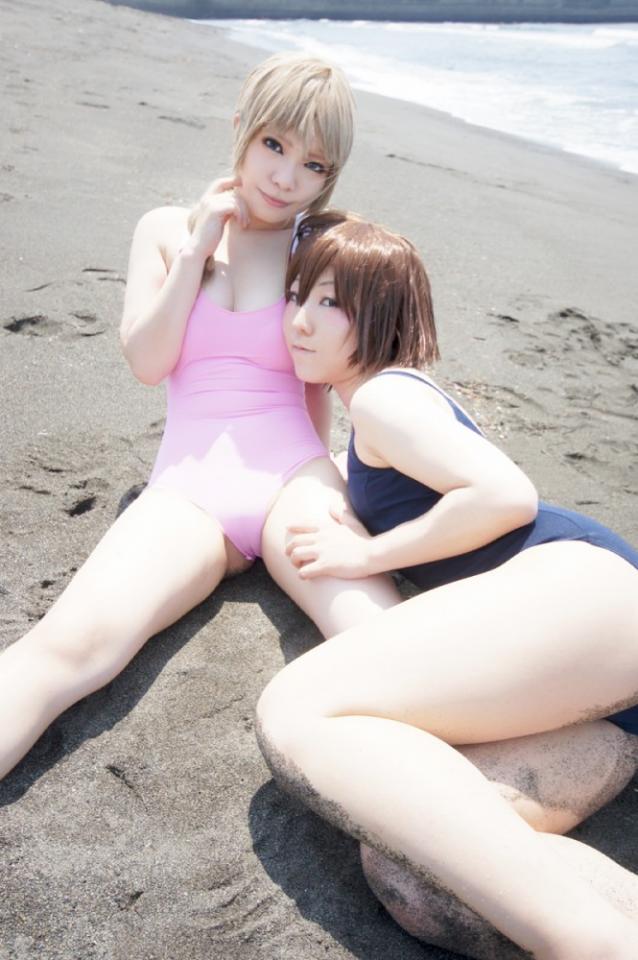 双人海滩玩乐 [泳衣,日本美女]