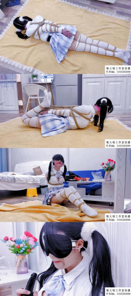 【嗷大喵工作室】-《萝莉遇险记》第十九集-先被超紧欧式直臂捆好+蛇缚捆腿+驷马拉紧到柯柯极限+口球+露胸+紧缚手拿棒棒刺激自己+解开自卫和近距离表情特写呻吟至GC虚脱+手拿杨具口塞舔舐进出抽插塞入到底 【嗷大喵工作室】-《萝莉遇险记》第十九集-先被超紧欧式直臂捆好 蛇缚捆腿 驷马拉紧到柯柯极限 口球 受不了后解开驷马解开扣子露胸 直臂紧缚手拿棒棒自己刺激自己 解开上半身后手拿棒棒自卫附带近距离表情特写和真实呻吟至GC虚脱，真实的自卫后GC纪实 之后手拿杨具口塞舌头舔舐，嘴里进出抽插，杨具口塞塞入喉咙到底等等<br>解压密码：aodamiao，双重密码均是这个！<br>个别用户压缩包无法解压请下载：360压缩 软件进行解压，因为我是用360压缩软件进行生成的压缩包，此软件百分百解压！<br>拍摄：嗷大喵工作室<br>出镜：柯柯<br>有兴趣的朋友也可以提供服装给工作室以便于视频拍摄<br>有兴趣的联系定拍<br>嗷大喵工作室<br>定拍qq：3163282696<br>视频尺寸：1920*1080