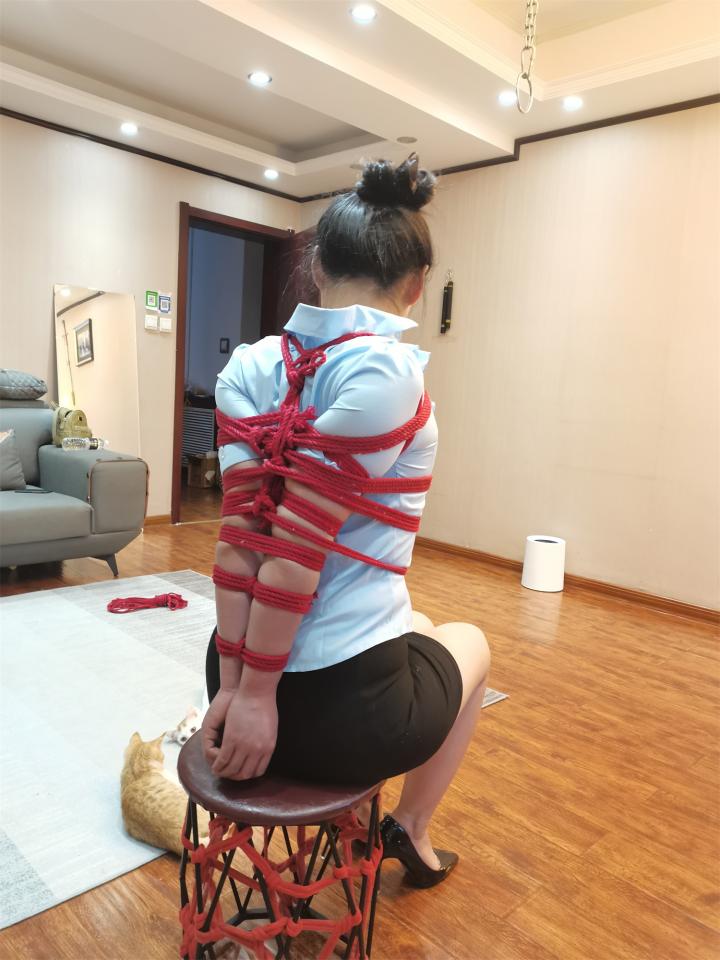 新模莲儿欧式直臂捆绑 - 一生所爱绳艺体验店欢迎您的光临 [职业（正装领带）,高跟鞋,胸缚,西式（直臂并肘）,中国女孩,后手缚（低混乱值）]