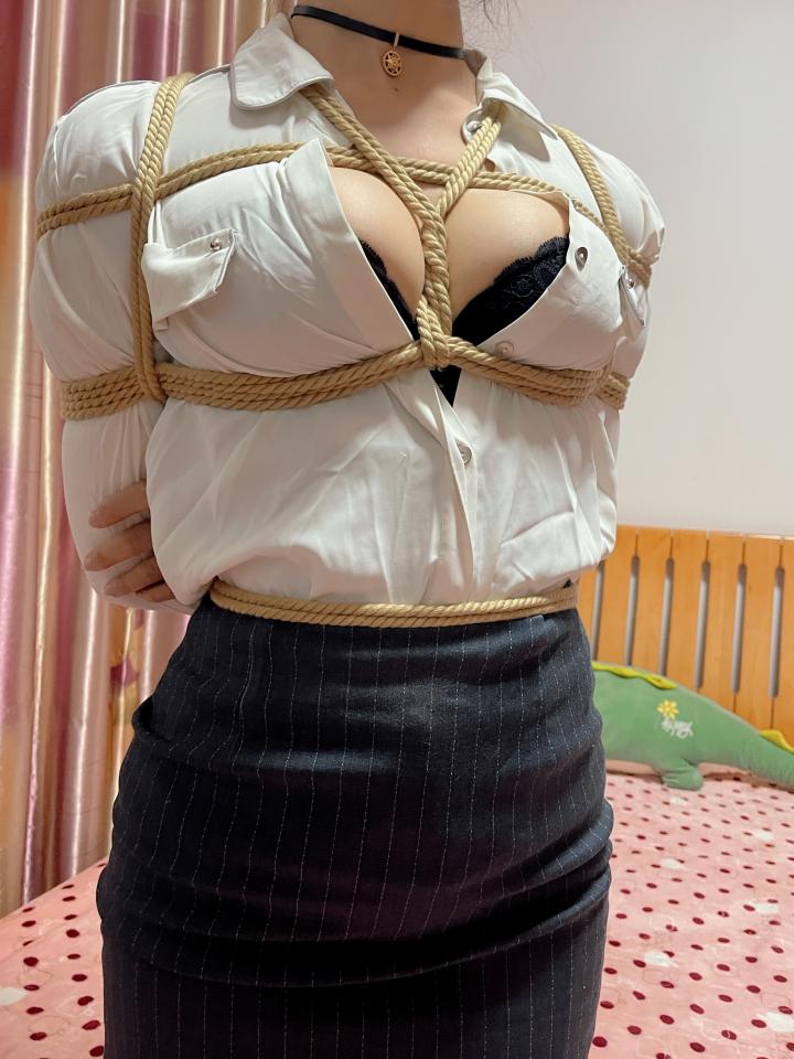 小哥哥定拍 - 感谢小哥哥定拍，小哥哥真帅 [Chinese Female]