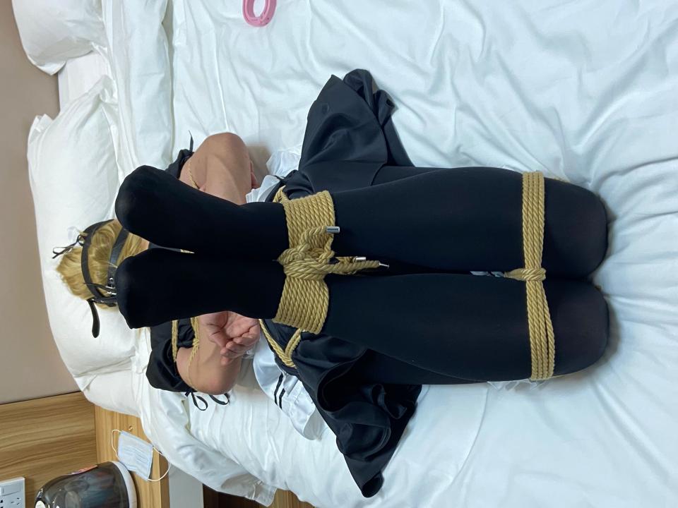 小伪娘女仆&jk驷马 - 小伪娘一枚，坐标青岛，非常喜欢丝袜和紧缚，想找同好一起玩，欢迎感兴趣的私信我 [驷马（俯卧）,伪娘]