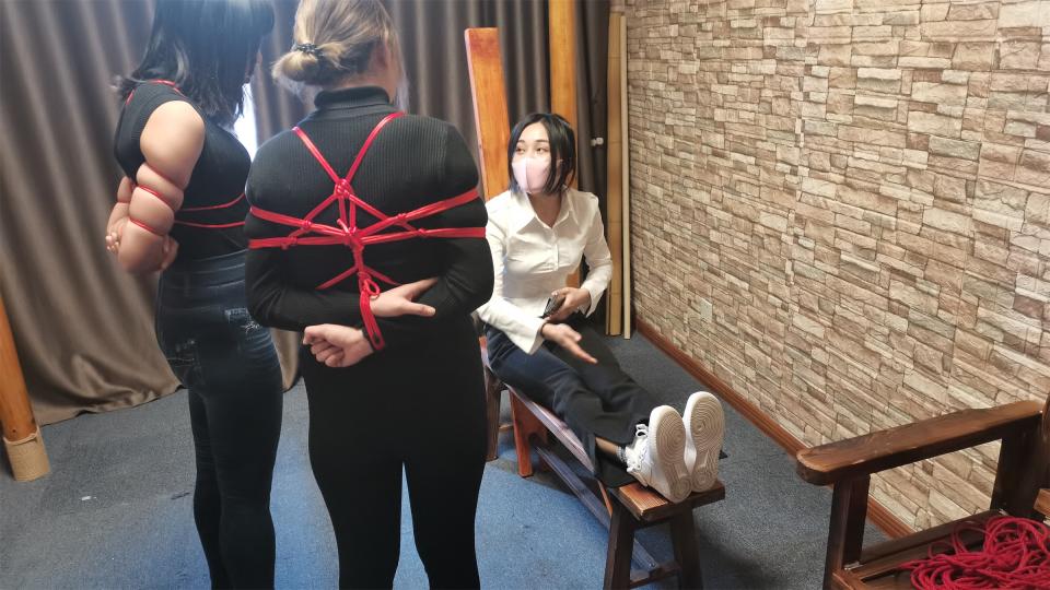 闺蜜两个女孩参观体绳艺验店 - 一绳所爱绳艺体验店欢迎您的光临
