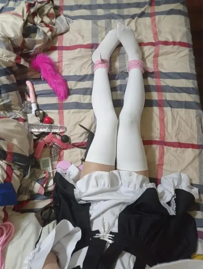 白丝女仆涩图 - 女仆装，白丝，脚铐，捆绑，[X_X]，[X_X]，等有机会就会出视频的哦，还请大家多多支持，感谢